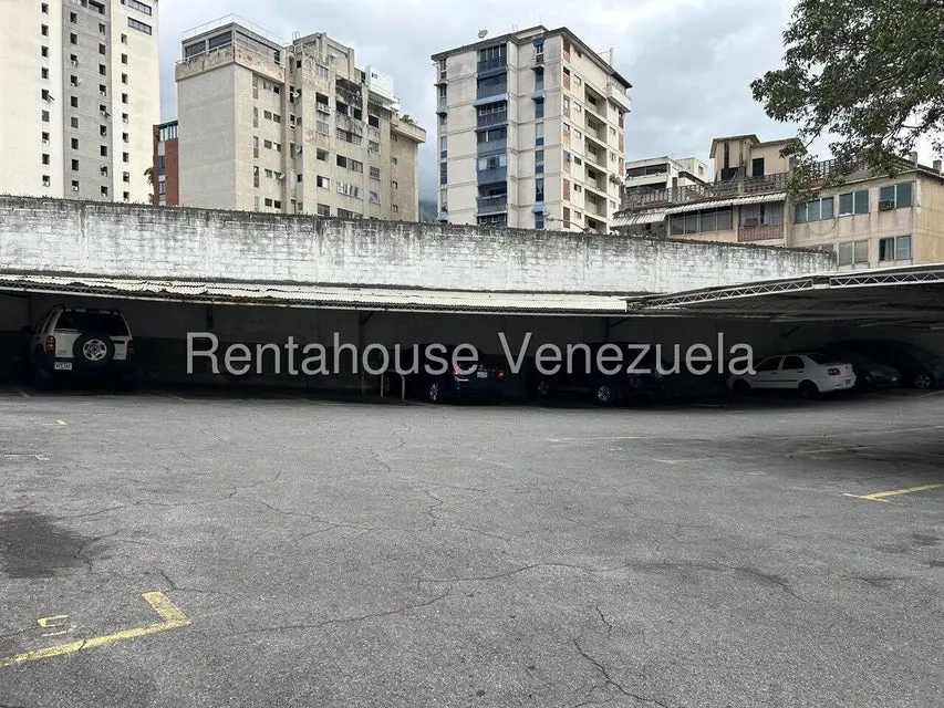 Apartamento (1 Nivel) en Venta en La Florida, Distrito Metropolitano - 35