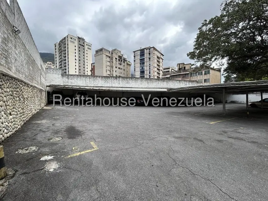 Apartamento (1 Nivel) en Venta en La Florida, Distrito Metropolitano - 36