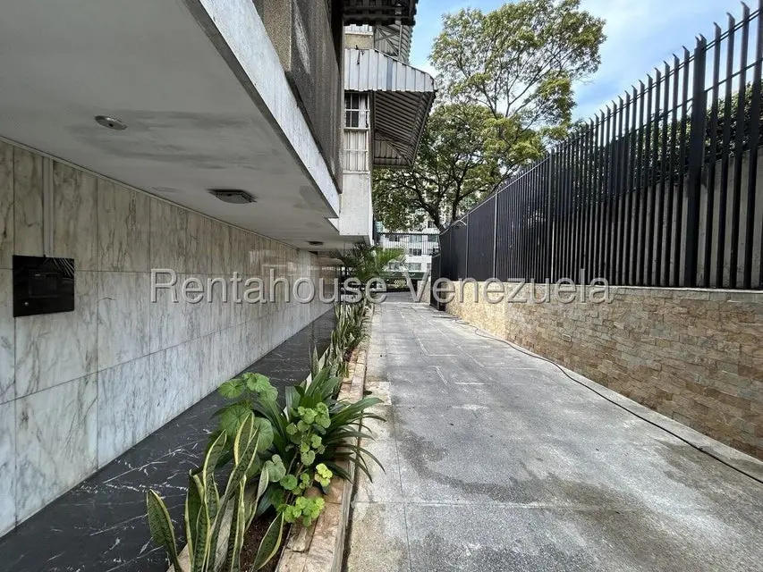 Apartamento (1 Nivel) en Venta en La Florida, Distrito Metropolitano - 38
