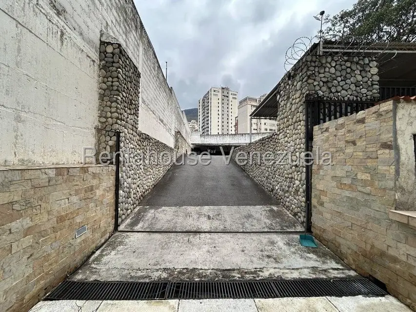 Apartamento (1 Nivel) en Venta en La Florida, Distrito Metropolitano - 39