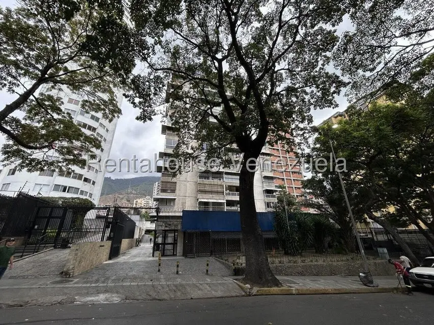 Apartamento (1 Nivel) en Venta en La Florida, Distrito Metropolitano - 40