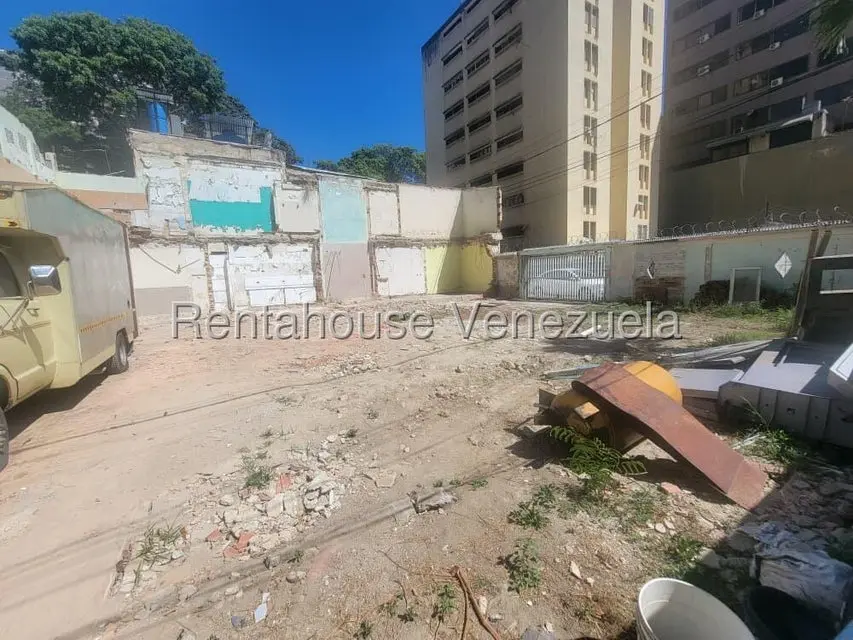 Terreno (Comercial) en Venta en El Paraiso, Distrito Metropolitano - 3