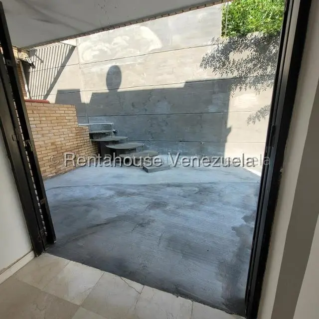 Anexo (Multiples Niveles) en Alquiler en Cumbres de Curumo, Distrito Metropolitano - 3