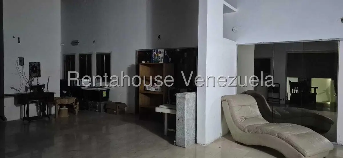 Anexo (Multiples Niveles) en Alquiler en Cumbres de Curumo, Distrito Metropolitano - 5