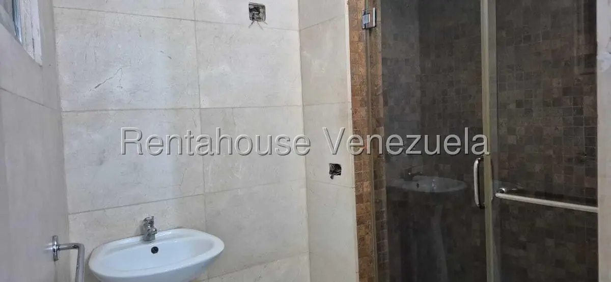 Anexo (Multiples Niveles) en Alquiler en Cumbres de Curumo, Distrito Metropolitano - 8