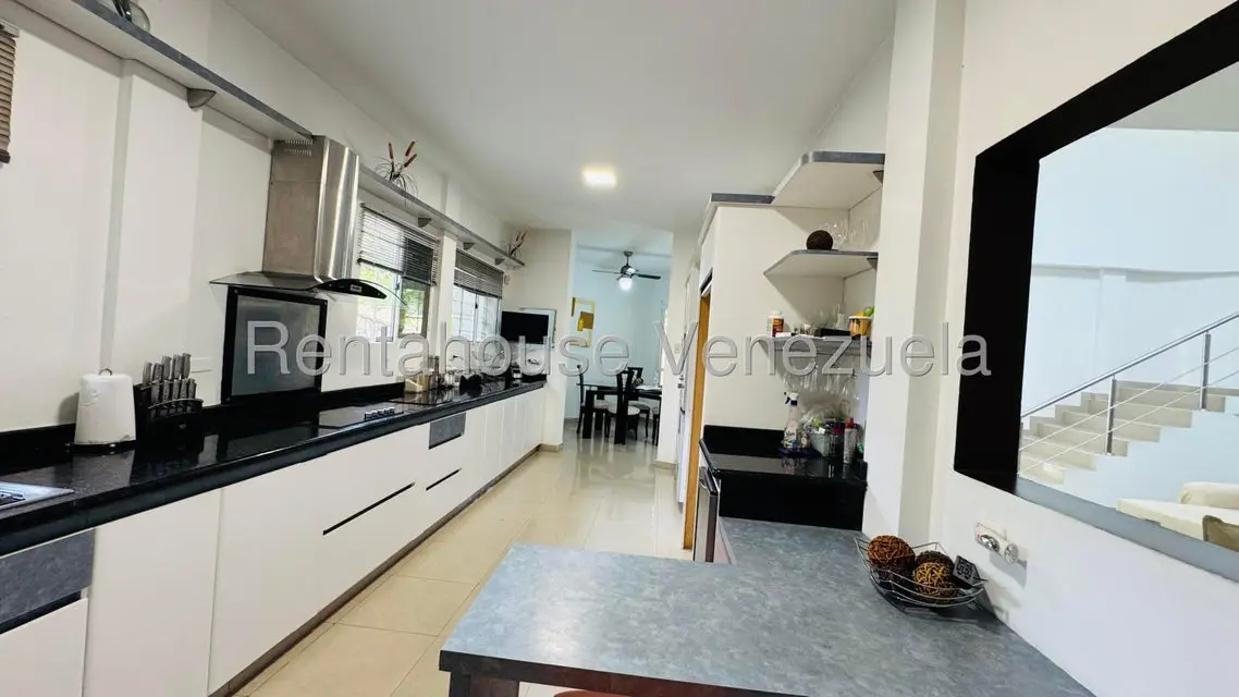 Casa (Multipes Niveles) en Venta en El Castaño (Zona Privada), Aragua - 3