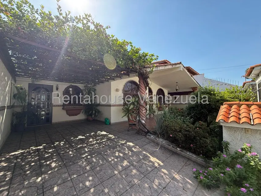 Casa (Duplex) en Venta en Los Overos, Aragua - 2