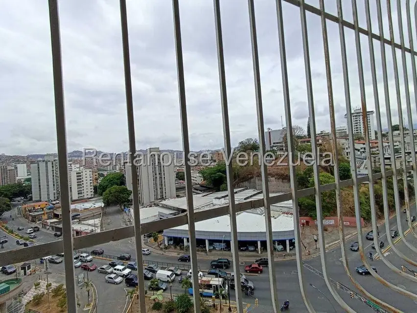 Apartamento (1 Nivel) en Alquiler en El Marques, Distrito Metropolitano - 12