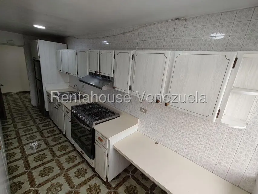 Apartamento (1 Nivel) en Alquiler en El Marques, Distrito Metropolitano - 16