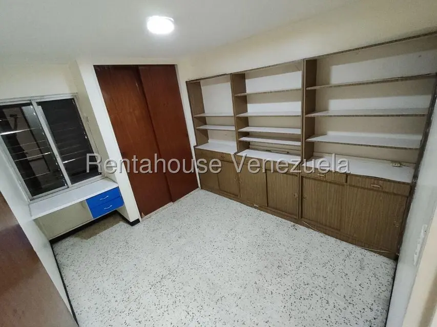 Apartamento (1 Nivel) en Alquiler en El Marques, Distrito Metropolitano - 25