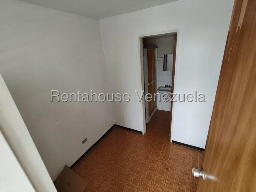Apartamento (1 Nivel) en Alquiler en El Marques, Distrito Metropolitano - 32