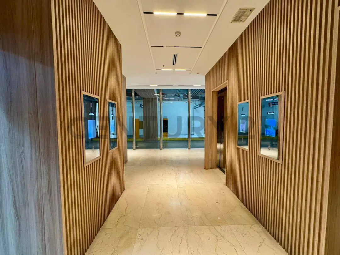 Oficina disponible en venta o alquiler — 5