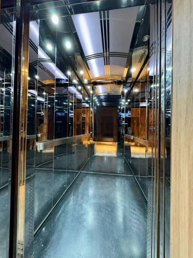 Oficina disponible en venta o alquiler — 7