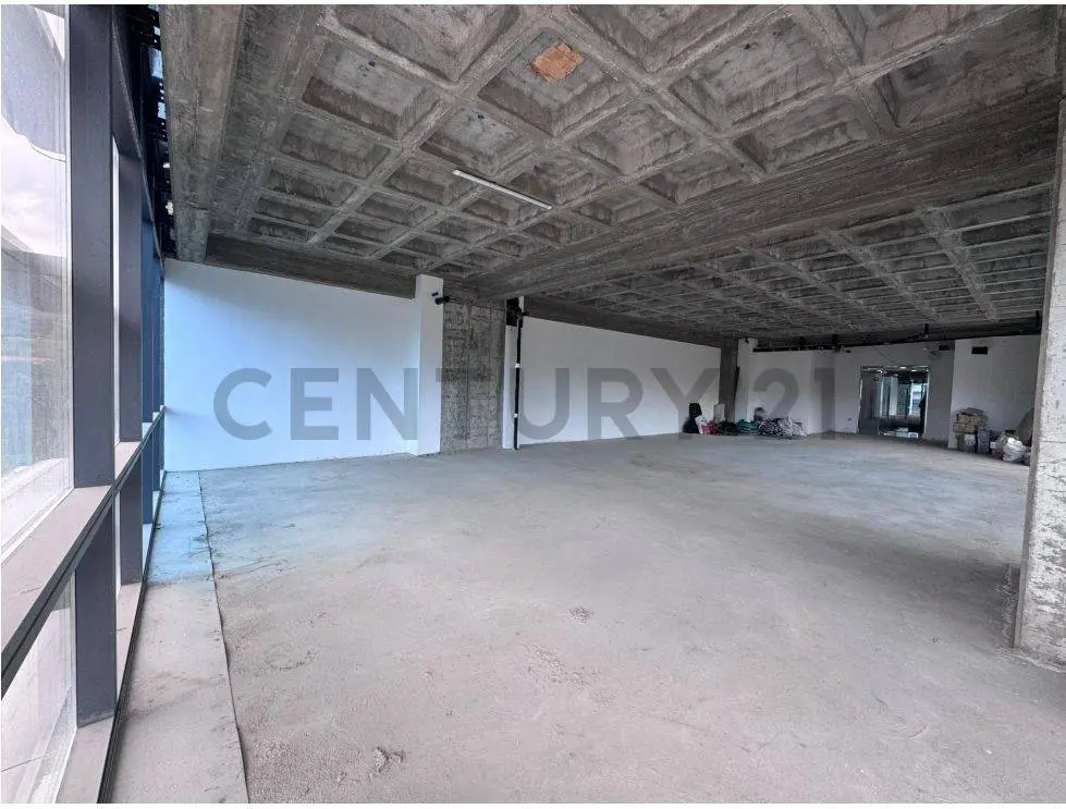 Oficina disponible en venta o alquiler — 10