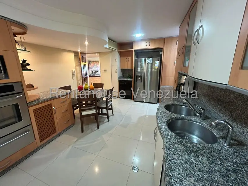 Apartamento (1 Nivel) en Alquiler en Altamira, Distrito Metropolitano - 16