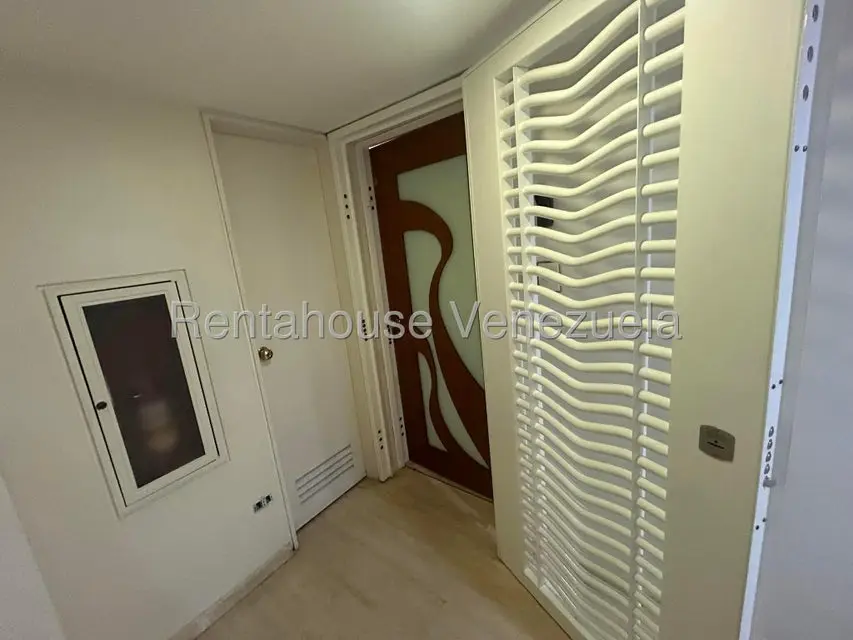 Apartamento (1 Nivel) en Alquiler en Altamira, Distrito Metropolitano - 40