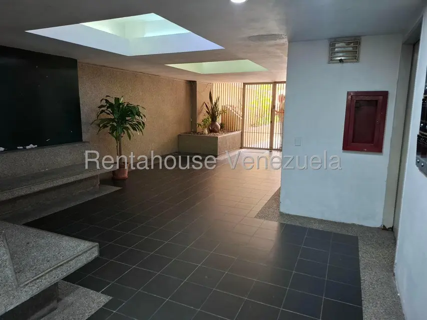 Apartamento (1 Nivel) en Alquiler en Parroquia La Candelaria, Distrito Metropolitano - 3