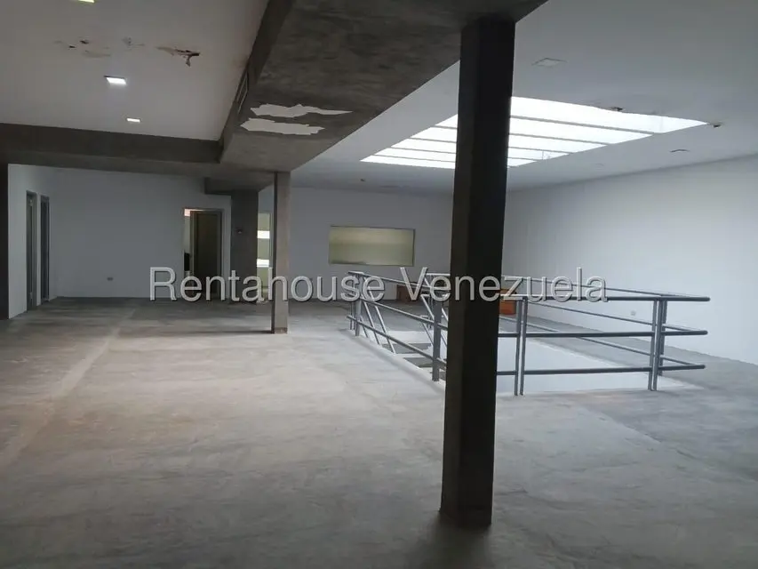 Comercial (Edificio) en Venta en Belloso, Zulia - 17