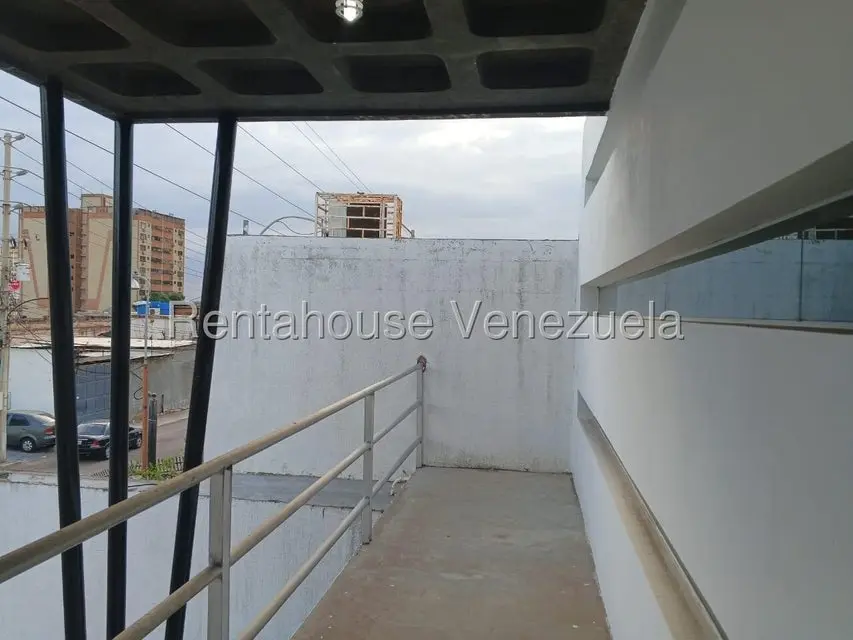 Comercial (Edificio) en Venta en Belloso, Zulia - 24
