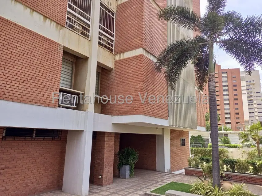 Apartamento (1 Nivel) en Venta en La Lago, Zulia - 2