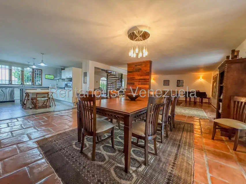 Casa (Duplex) en Venta en Cumbres de Curumo, Distrito Metropolitano - 22