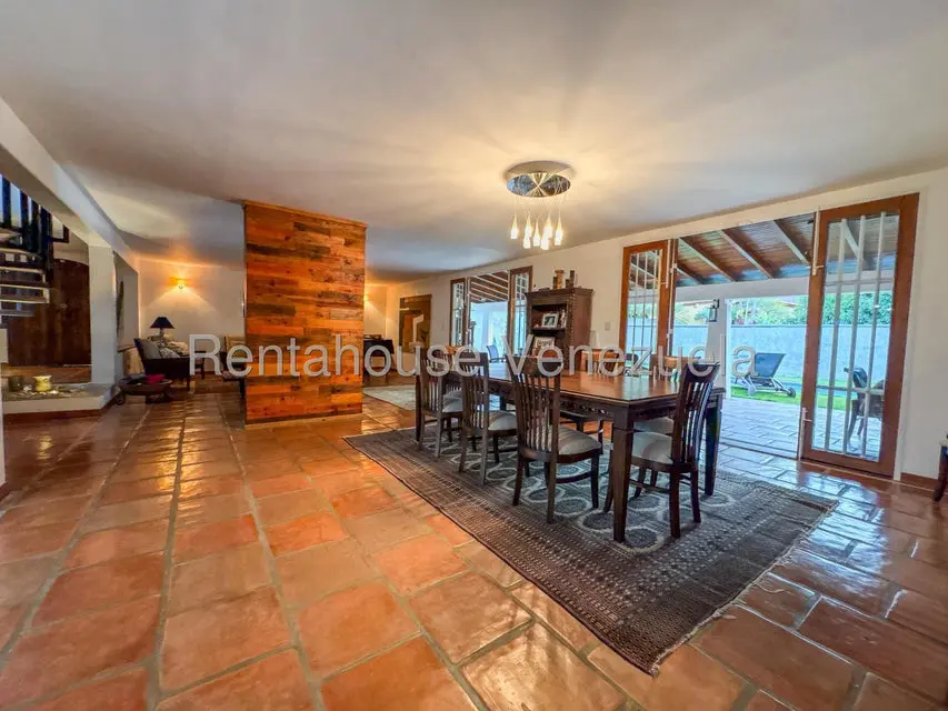 Casa (Duplex) en Venta en Cumbres de Curumo, Distrito Metropolitano - 23