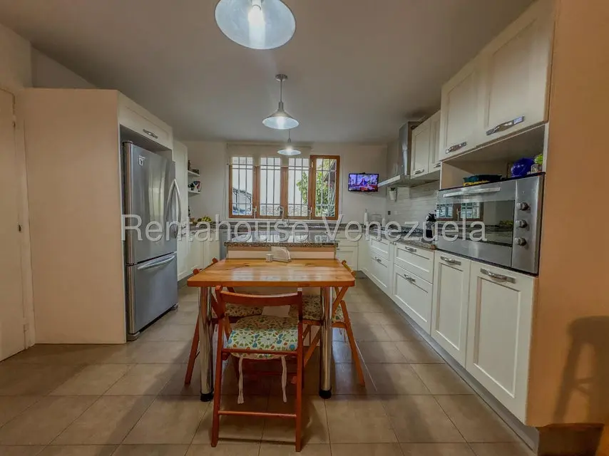 Casa (Duplex) en Venta en Cumbres de Curumo, Distrito Metropolitano - 24