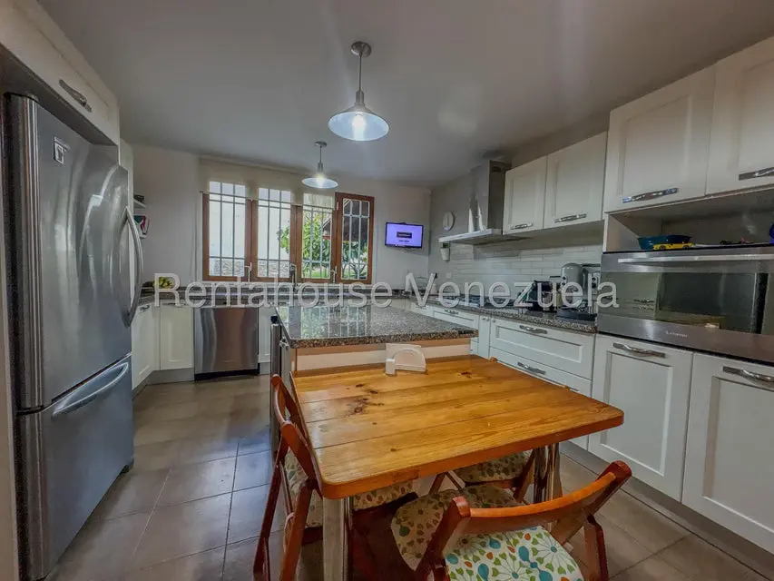 Casa (Duplex) en Venta en Cumbres de Curumo, Distrito Metropolitano - 25