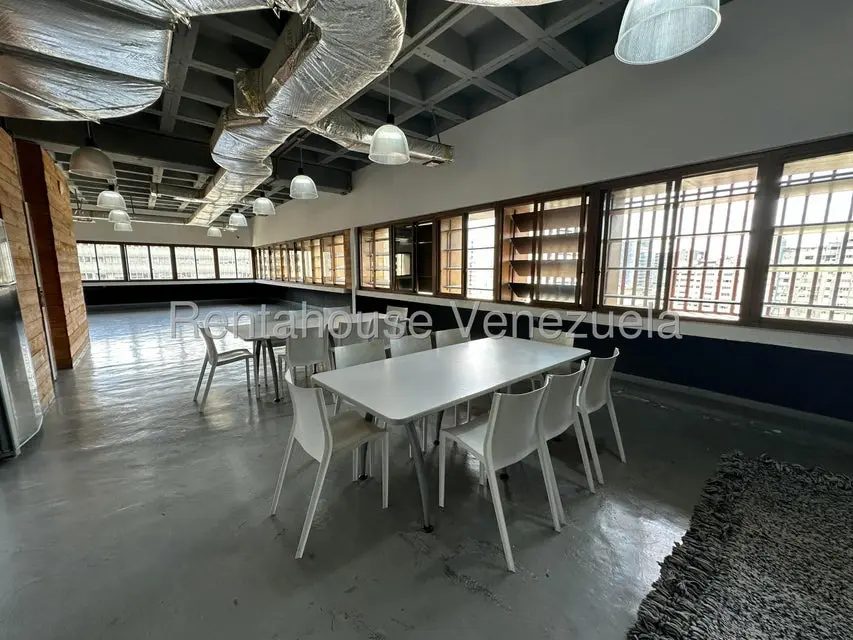 Comercial (Oficina) en Alquiler en Los Palos Grandes, Distrito Metropolitano - 2