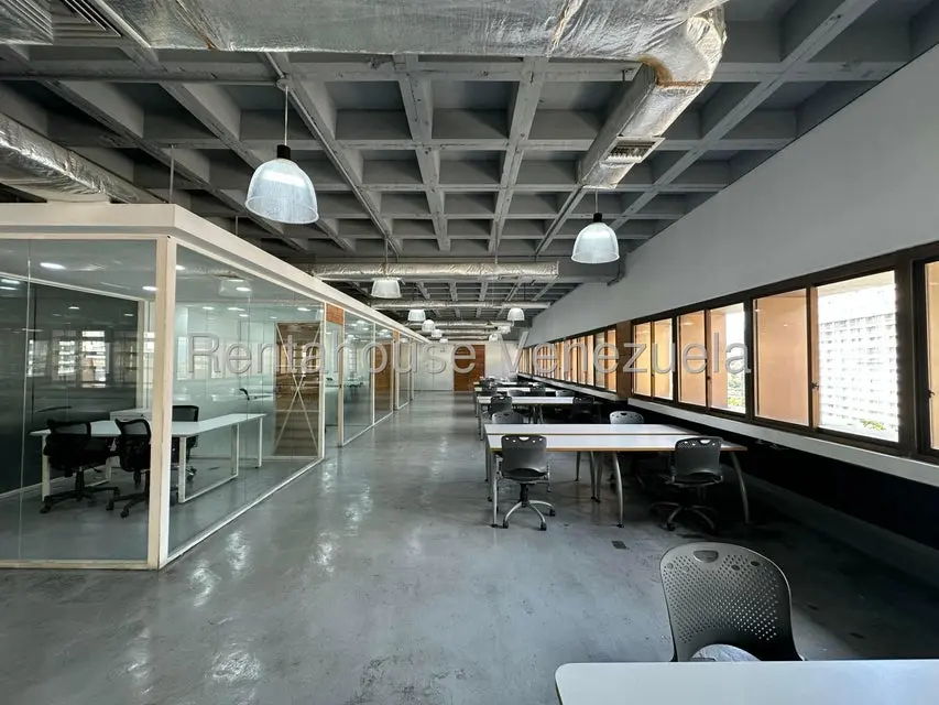 Comercial (Oficina) en Alquiler en Los Palos Grandes, Distrito Metropolitano - 14