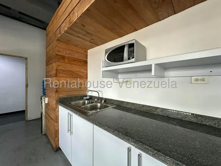 Comercial (Oficina) en Alquiler en Los Palos Grandes, Distrito Metropolitano - 3