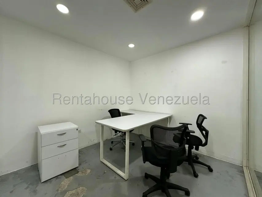 Comercial (Oficina) en Alquiler en Los Palos Grandes, Distrito Metropolitano - 21