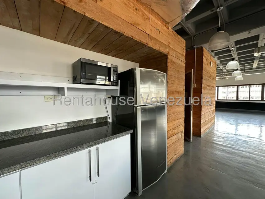 Comercial (Oficina) en Alquiler en Los Palos Grandes, Distrito Metropolitano - 4