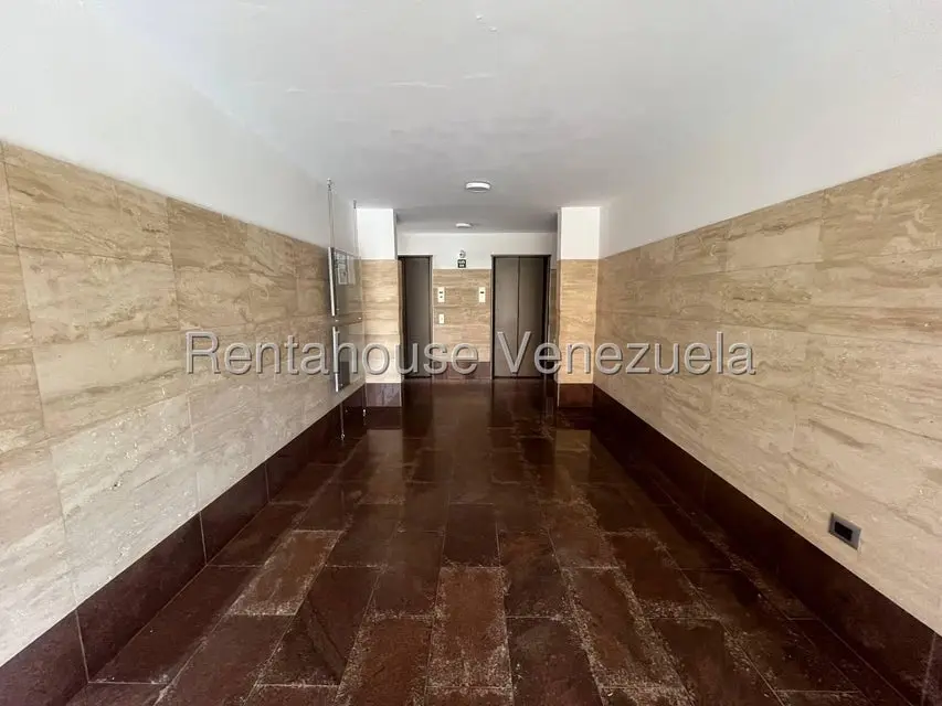 Apartamento (1 Nivel) en Venta en Colinas de La Tahona, Distrito Metropolitano - 2