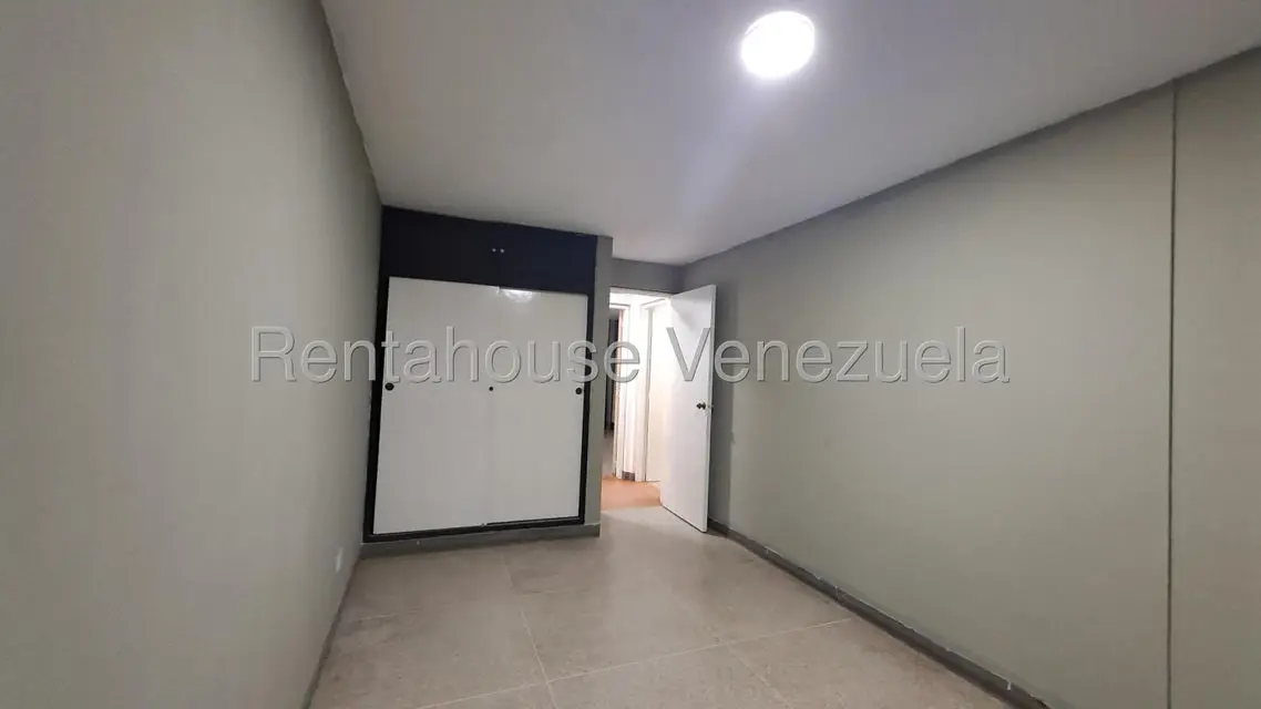 Comercial (Local Comercial) en Alquiler en El Cafetal, Distrito Metropolitano - 12