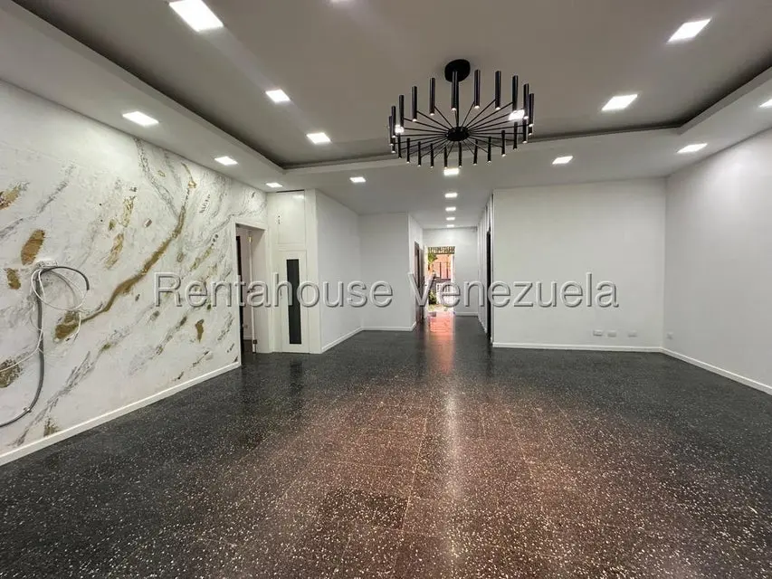 Casa (1 Nivel) en Alquiler en Las Mercedes, Distrito Metropolitano - 16