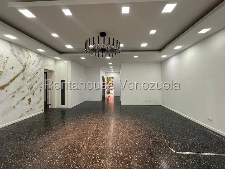 Casa (1 Nivel) en Alquiler en Las Mercedes, Distrito Metropolitano - 23