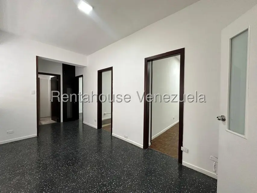 Casa (1 Nivel) en Alquiler en Las Mercedes, Distrito Metropolitano - 33
