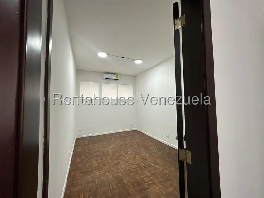 Casa (1 Nivel) en Alquiler en Las Mercedes, Distrito Metropolitano - 34