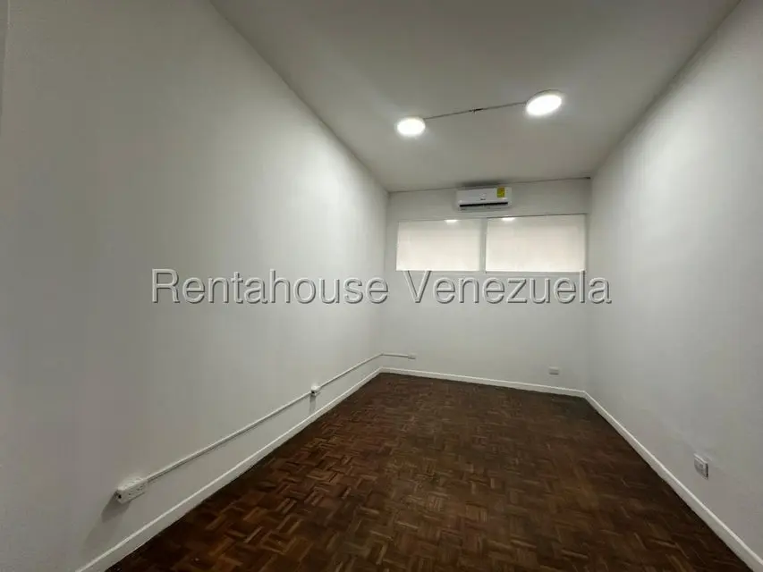 Casa (1 Nivel) en Alquiler en Las Mercedes, Distrito Metropolitano - 35