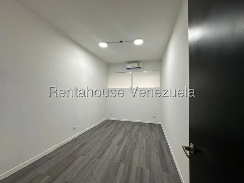 Casa (1 Nivel) en Alquiler en Las Mercedes, Distrito Metropolitano - 37