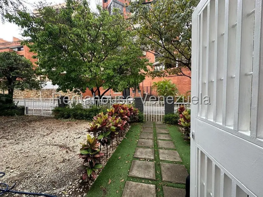 Casa (1 Nivel) en Alquiler en Las Mercedes, Distrito Metropolitano - 5