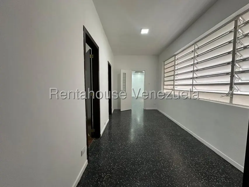 Casa (1 Nivel) en Alquiler en Las Mercedes, Distrito Metropolitano - 42