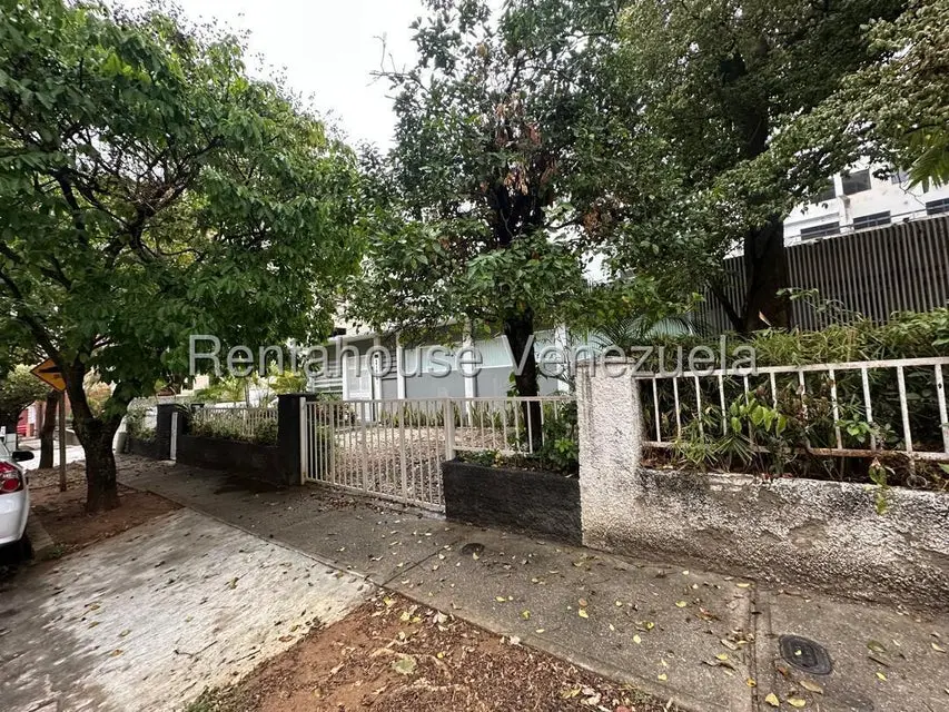 Casa (1 Nivel) en Alquiler en Las Mercedes, Distrito Metropolitano - 47