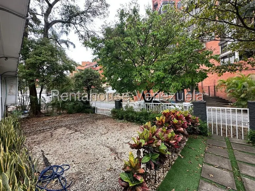 Casa (1 Nivel) en Alquiler en Las Mercedes, Distrito Metropolitano - 6