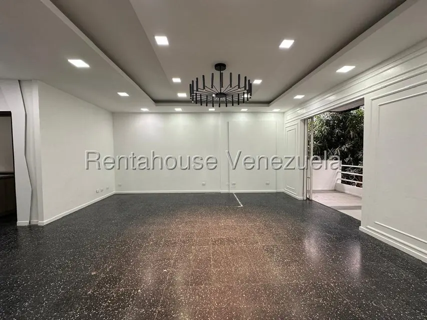 Casa (1 Nivel) en Alquiler en Las Mercedes, Distrito Metropolitano - 8