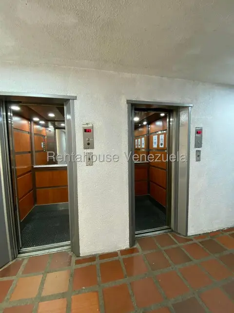 Apartamento (1 Nivel) en Venta en Los Samanes, Distrito Metropolitano - 8