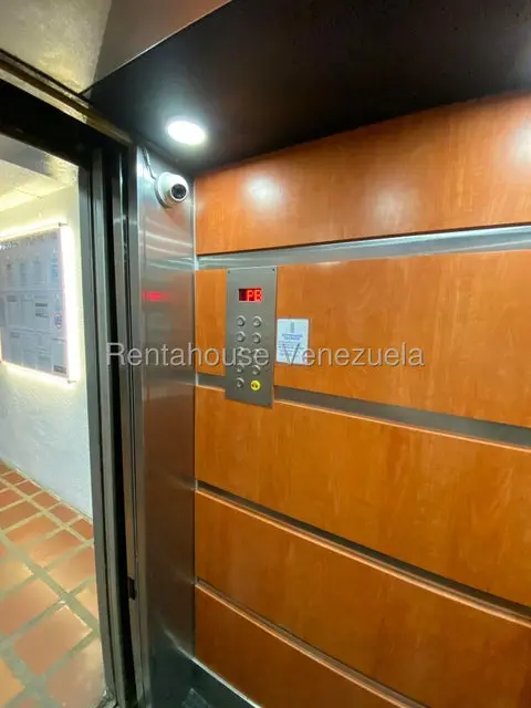 Apartamento (1 Nivel) en Venta en Los Samanes, Distrito Metropolitano - 9