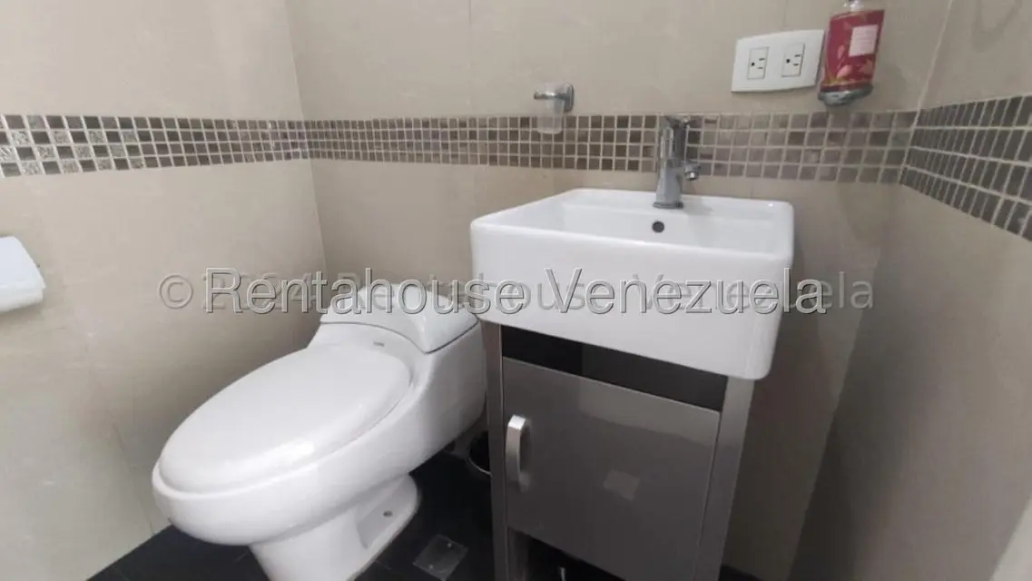 Comercial (Oficina) en Alquiler en Nueva Segovia, Lara - 11