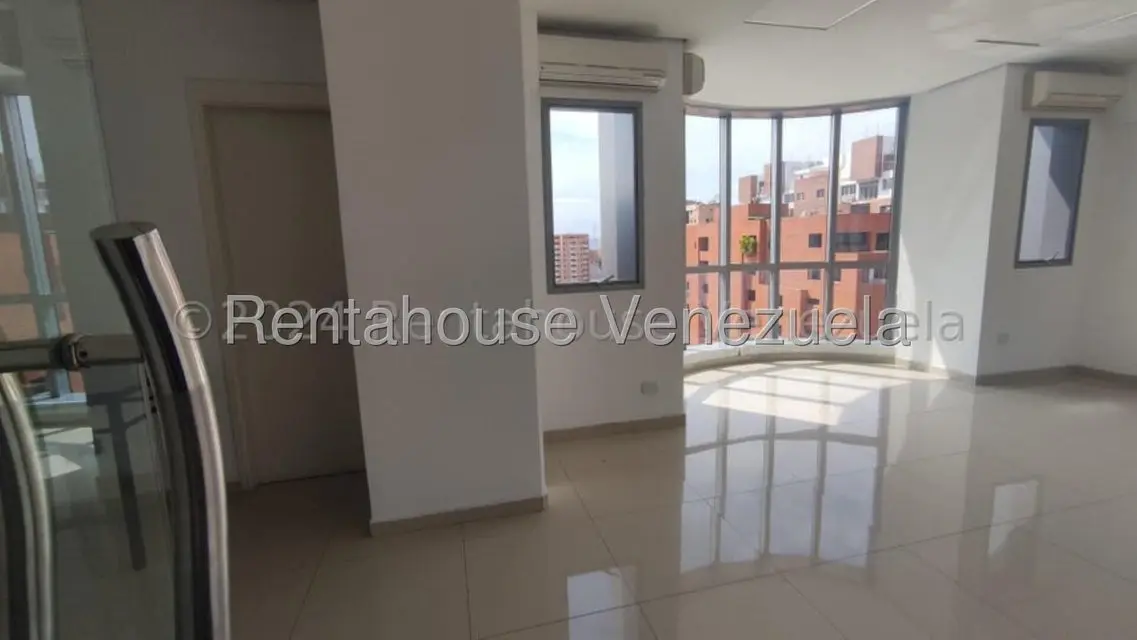 Comercial (Oficina) en Alquiler en Nueva Segovia, Lara - 8